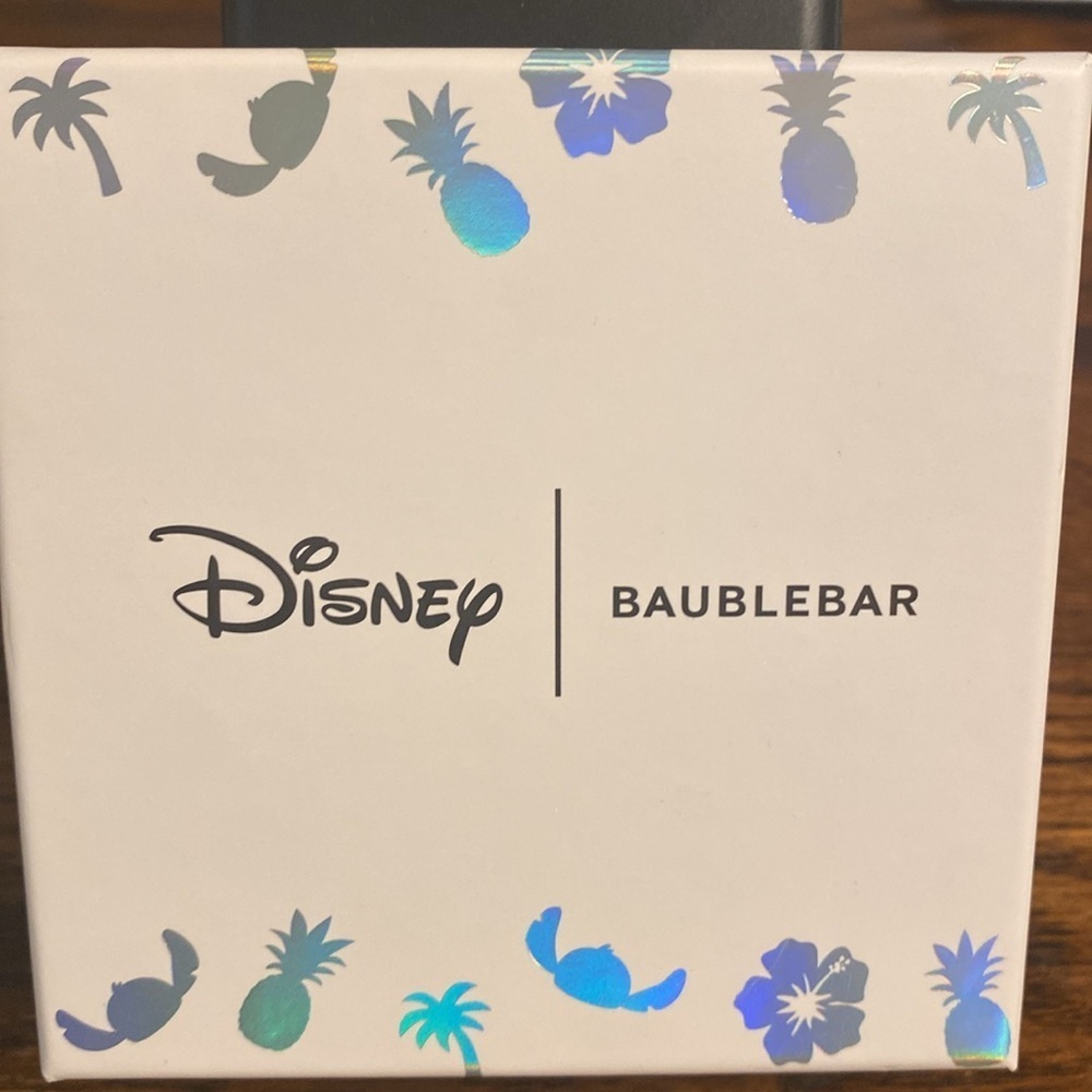 Disney BaubleBar Lilo And Stitch Surfboard Gold Charm Bracelet NIB Hawaii - Picture 3 of 5